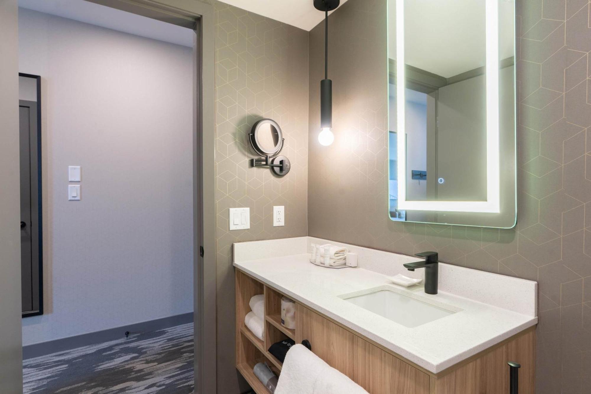 Sandman Signature Dartmouth Hotel & Suites ภายนอก รูปภาพ
